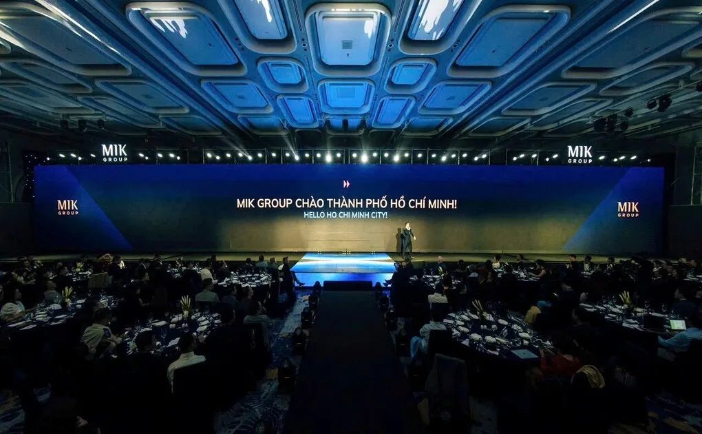 Đại diện MIK Group phát biểu tại sự kiện MIK Partnership Summit 2026 ở TP HCM